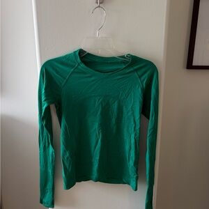 Lululemon Swiftly Tech Long-Sleeve Shirt 2.0
Waist Length